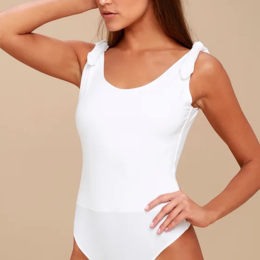 Lulus Pretty Pleased White Tie-Strap Bodysuit Size Medium